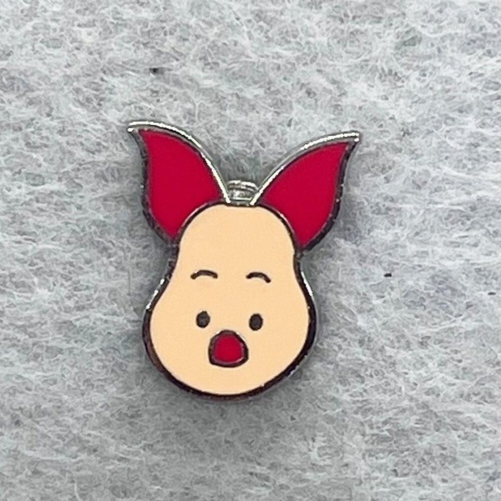 🔮 5/$25 Disney Winnie The Pooh Piglet Pin